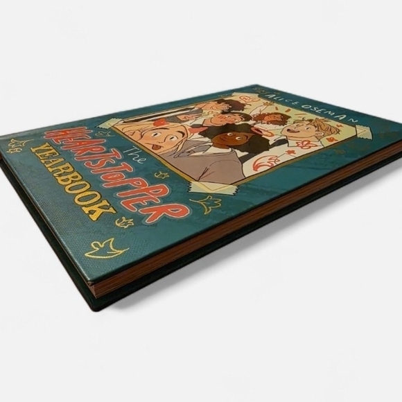 The Heartstopper Yearbook By Alice Oseman ~ 2022 (Hardcover 1st Edition) - Picture 3 of 15